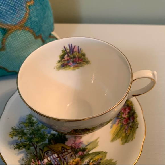 Royal Vale Country Cottage Teacup and Saucer Fine Bone China England - Picture 6 of 9